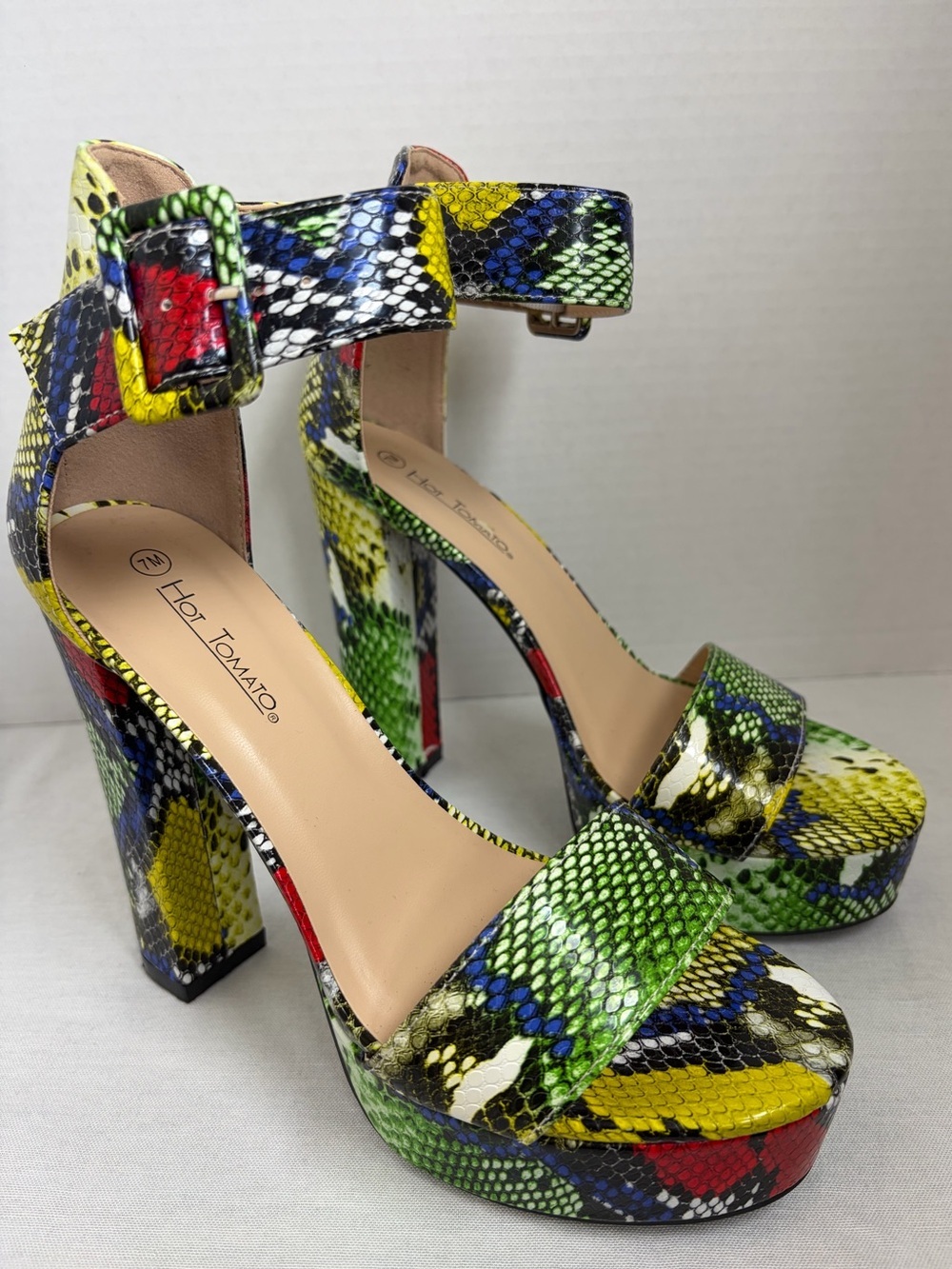 Hot Tomato Snakeskin Platform Heels Size 7M Multicolor Chunky Sandals small flaw